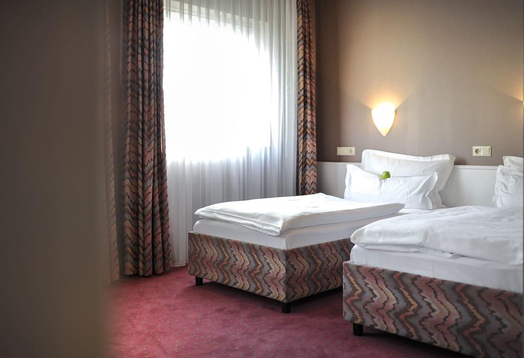 Airport Hotel By The New Yorker Köln Eksteriør bilde