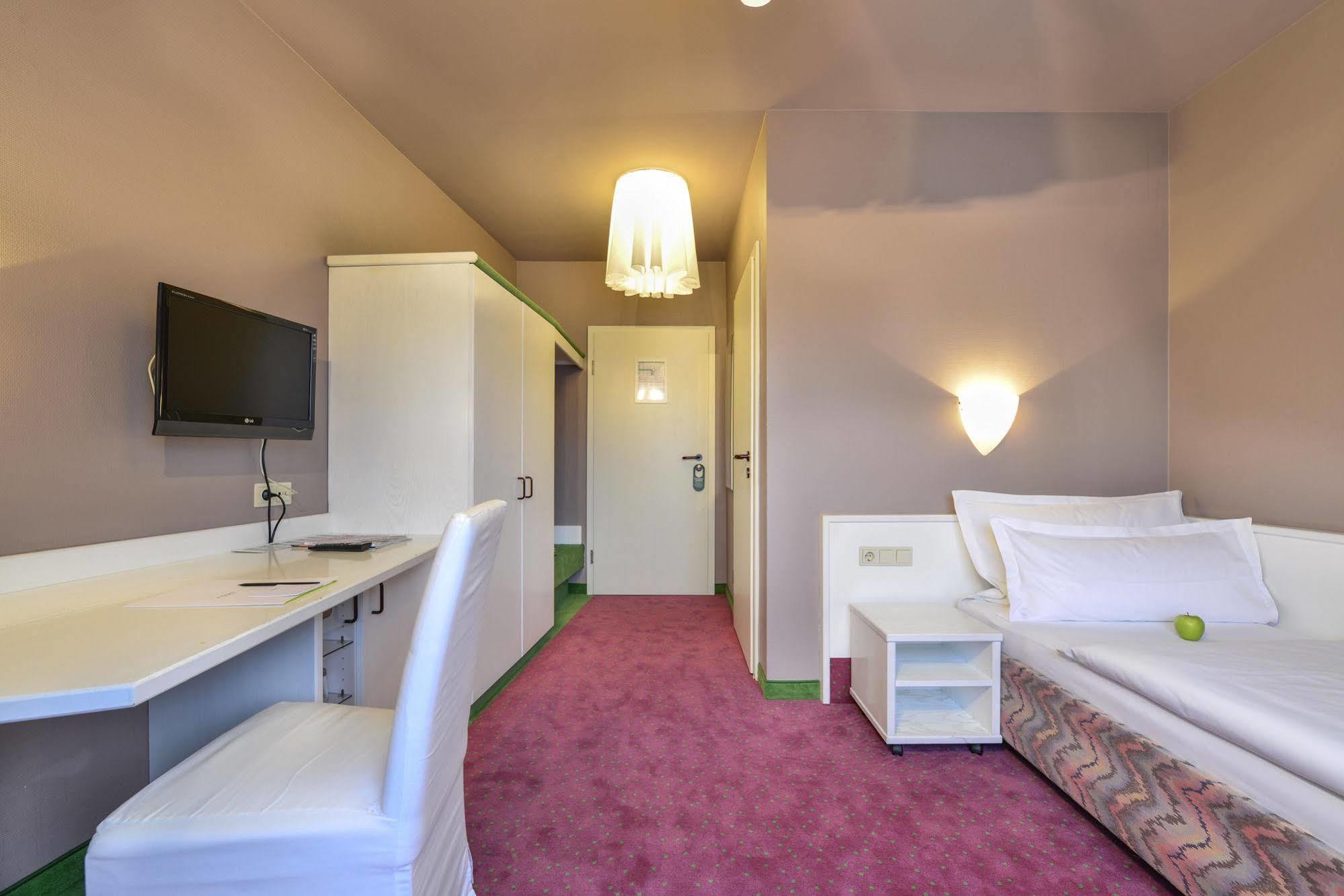Airport Hotel By The New Yorker Köln Eksteriør bilde